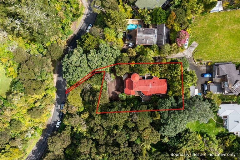 Photo of property in 15 Trelawny Place, Hillcrest, Auckland, 0627