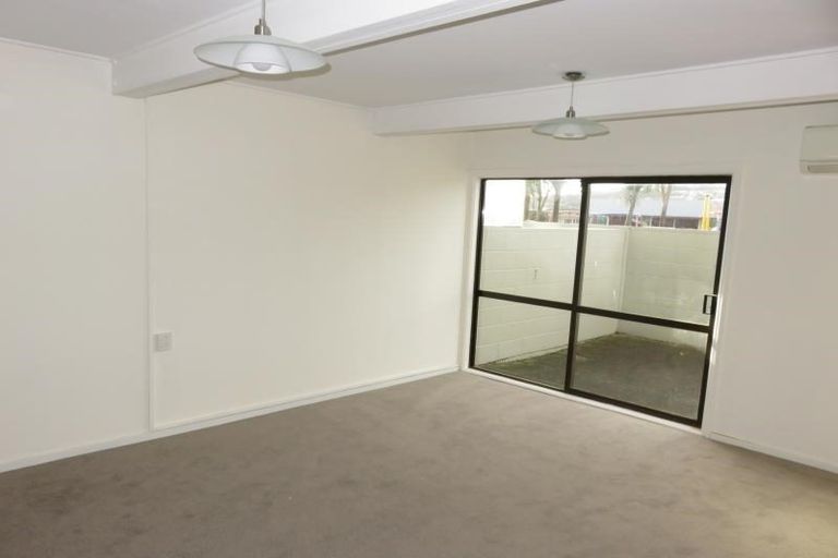 Photo of property in 21/4u Dr Taylor Terrace, Johnsonville, Wellington, 6037
