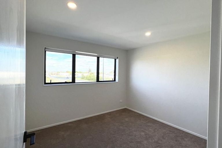 Photo of property in 103a Grove Road, Papakura, 2110