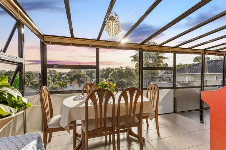 Photo of property in 39 Rehia Road, Massey, Auckland, 0614