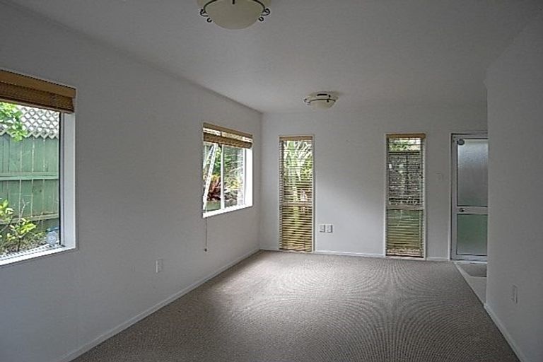 Photo of property in 2/53 Newington Road, Henderson, Auckland, 0612