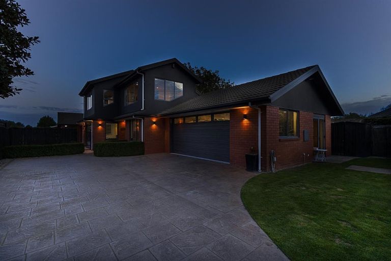 Photo of property in 26a Crofton Road, Harewood, Christchurch, 8051