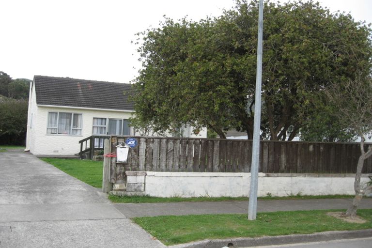 Photo of property in 82 Hewer Crescent, Naenae, Lower Hutt, 5011