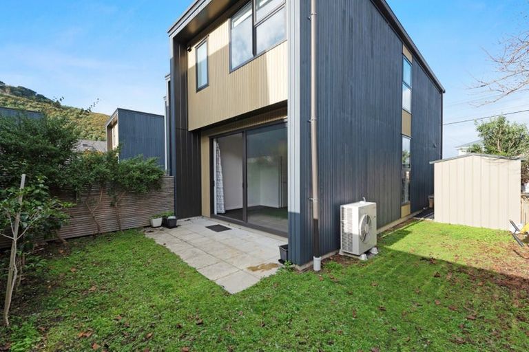 Photo of property in 20u5 Trent Street, Island Bay, Wellington, 6023