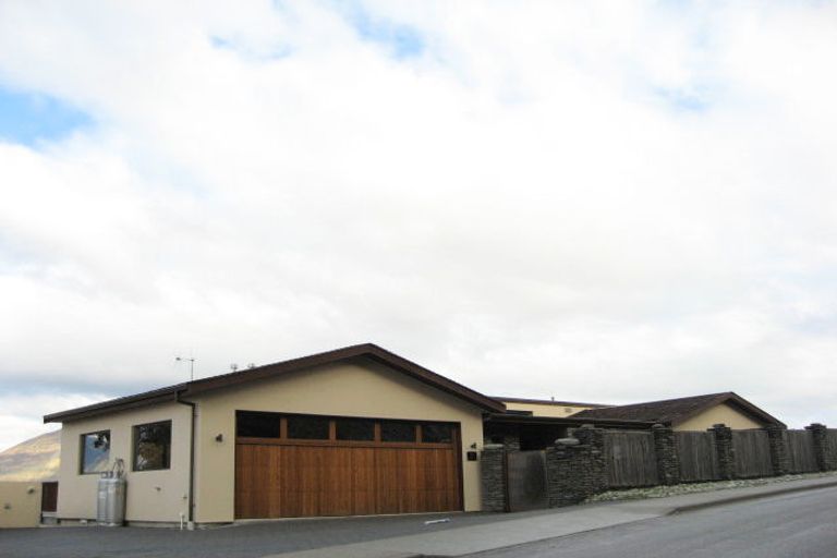 Photo of property in 116 Hensman Road, Queenstown, 9300