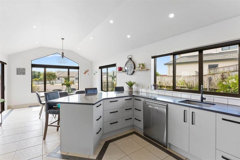 Photo of property in 15 Rifleman Lane, Paraparaumu Beach, Paraparaumu, 5032