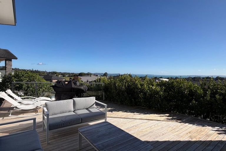 Photo of property in 25 Woodridge Drive, Stanmore Bay, Whangaparaoa, 0932