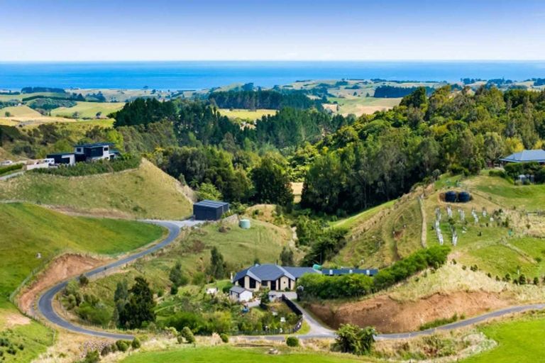Photo of property in 2 Te Ara Karoiroa Road, 4374