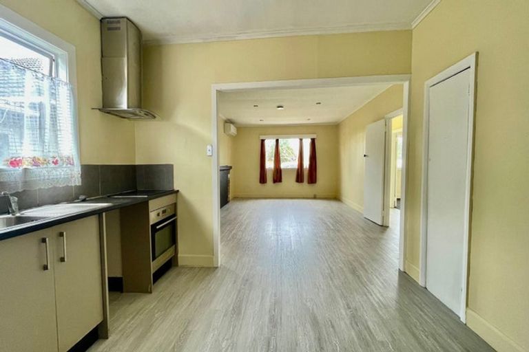 Photo of property in 26 Manuroa Road, Takanini, 2112