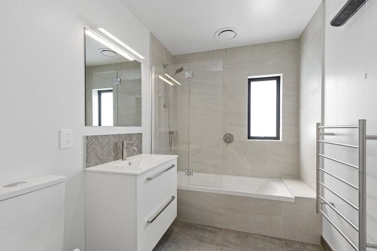 Photo of property in 37 Turtleback Avenue, Whitby, 5024