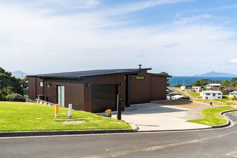 Photo of property in 13 Starlight Place, Langs Beach, 0582