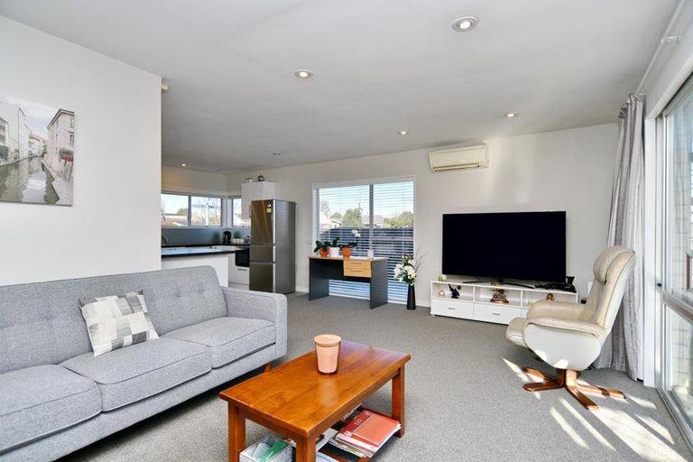 Photo of property in 1/168 Sawyers Arms Road, Bishopdale, Christchurch, 8053