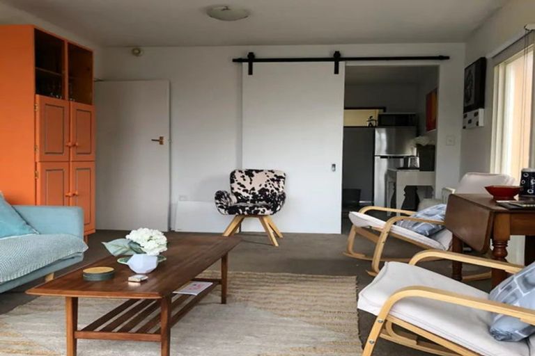 Photo of property in 11/4f Claremont Grove, Mount Victoria, Wellington, 6011