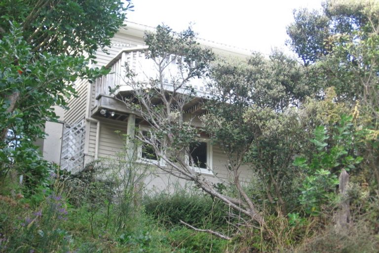 Photo of property in 86 Tannadyce Street, Strathmore Park, Wellington, 6022