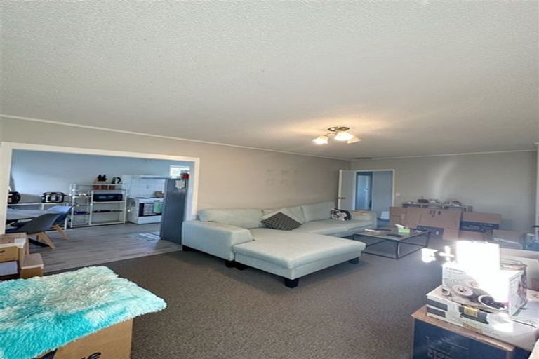 Photo of property in 104 Glendale Road, Glen Eden, Auckland, 0602