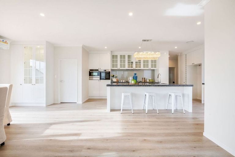 Photo of property in 18 Lime Hill Rise, Flat Bush, Auckland, 2019