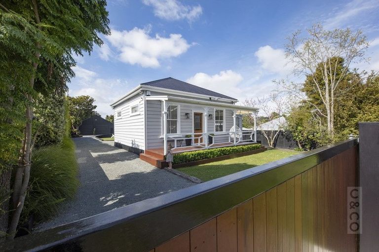 Photo of property in 5 Elliot Street, Riverhead, 0820