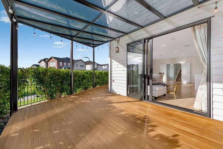 Photo of property in 9 Cloonlyon Drive, Flat Bush, Auckland, 2019