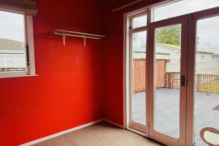 Photo of property in 37 Bryant Street, Takaro, Palmerston North, 4412