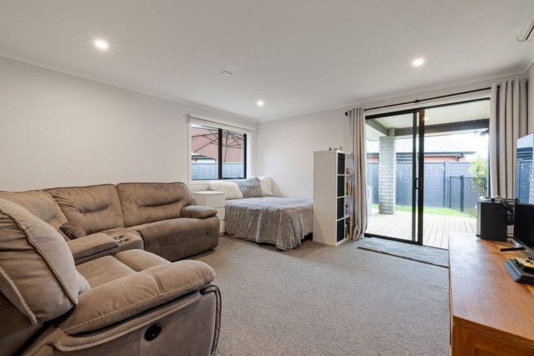 Photo of property in 19 Rose Leigh Drive, Cambridge, 3434