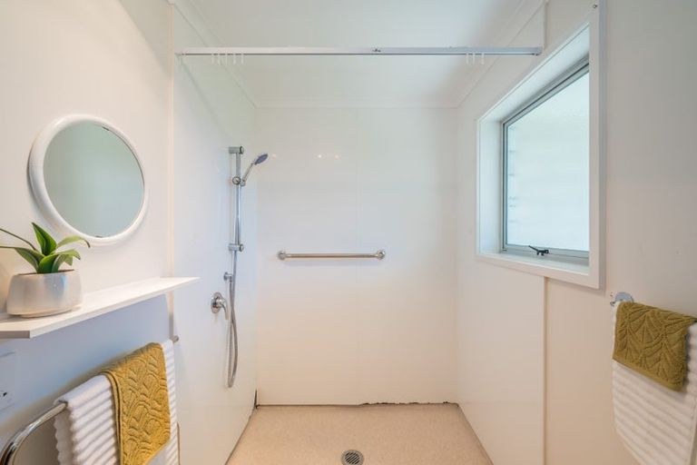 Photo of property in 15 Kohekohe Road, Waikanae, 5036