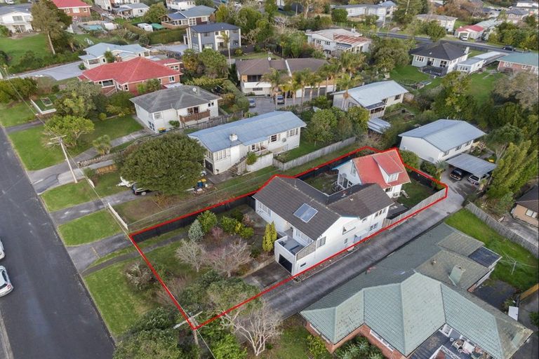 Photo of property in 10 Savoy Road, Glen Eden, Auckland, 0602