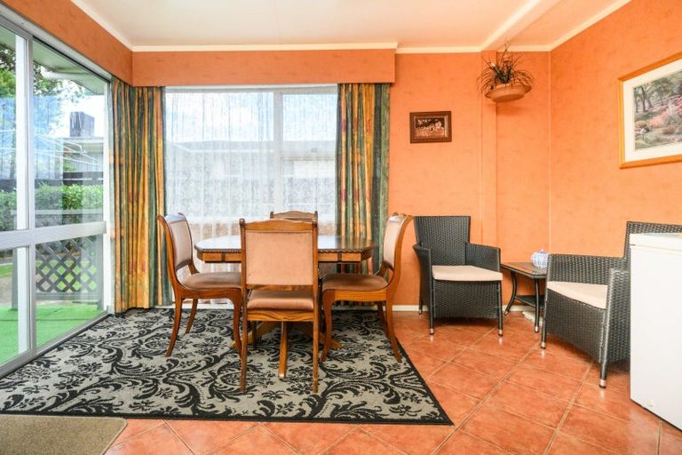 Photo of property in 1a Dunk Place, Milson, Palmerston North, 4414