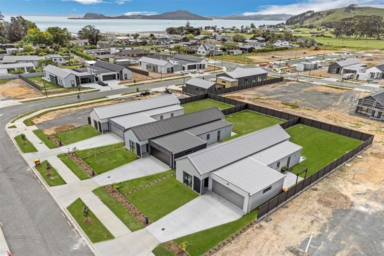 Photo of property in 2 Mataikokako Loop, Kawakawa Bay, 2585