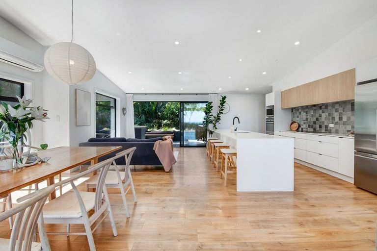 Photo of property in 167 Motutara Road, Muriwai, Waimauku, 0881