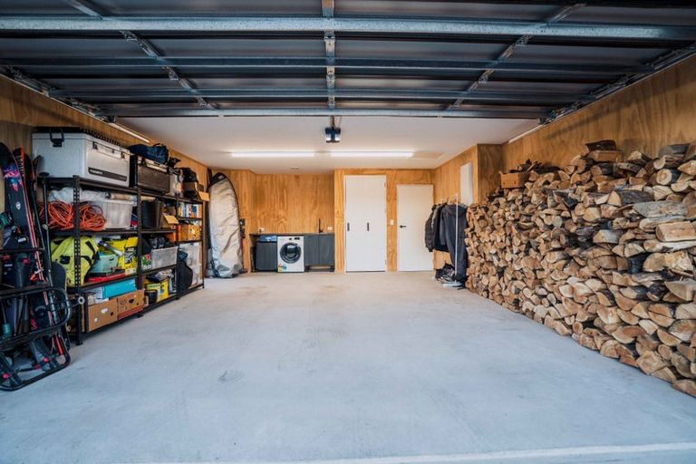 Photo of property in 5 Tahi Street, Albert Town, Wanaka, 9305