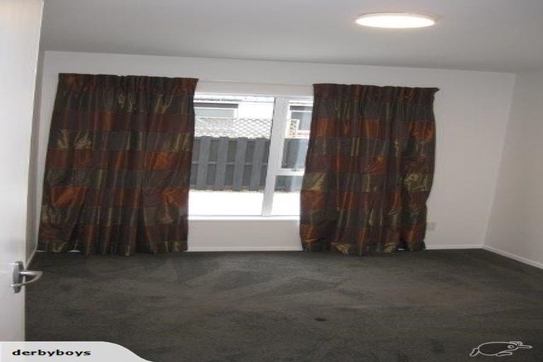 Photo of property in 2/12 Keoghs Lane, St Albans, Christchurch, 8014