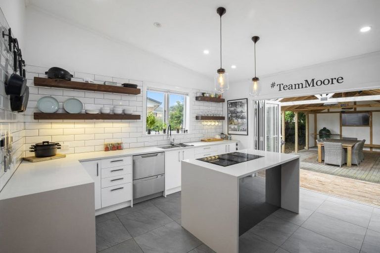 Photo of property in 13 Norfolk Rise, Waiuku, 2123