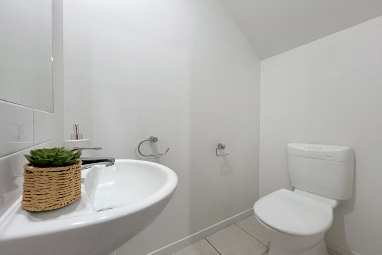 Photo of property in 3/206 Manuka Road, Bayview, Auckland, 0629