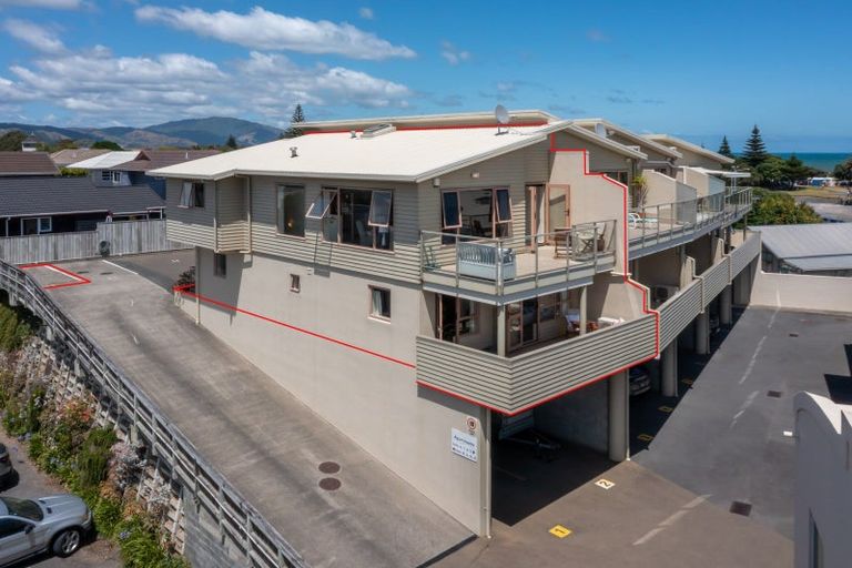 Photo of property in 13/1 Marine Parade, Paraparaumu Beach, Paraparaumu, 5032