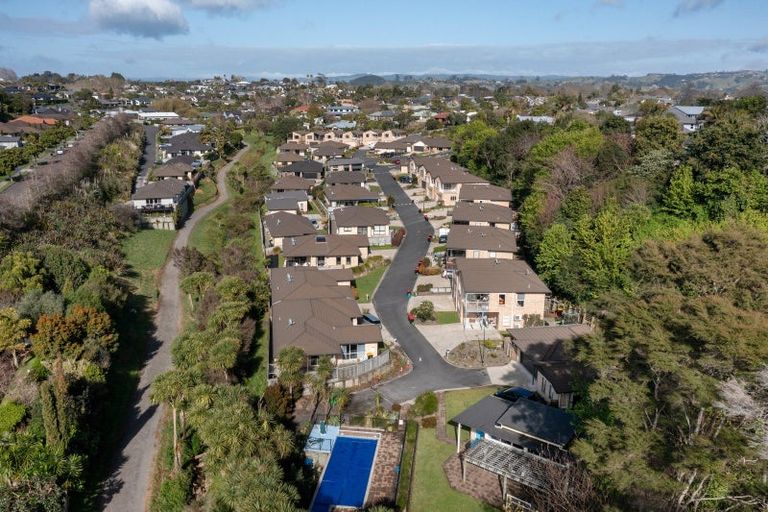 Photo of property in 3/19 Glencarron Place, Bethlehem, Tauranga, 3110