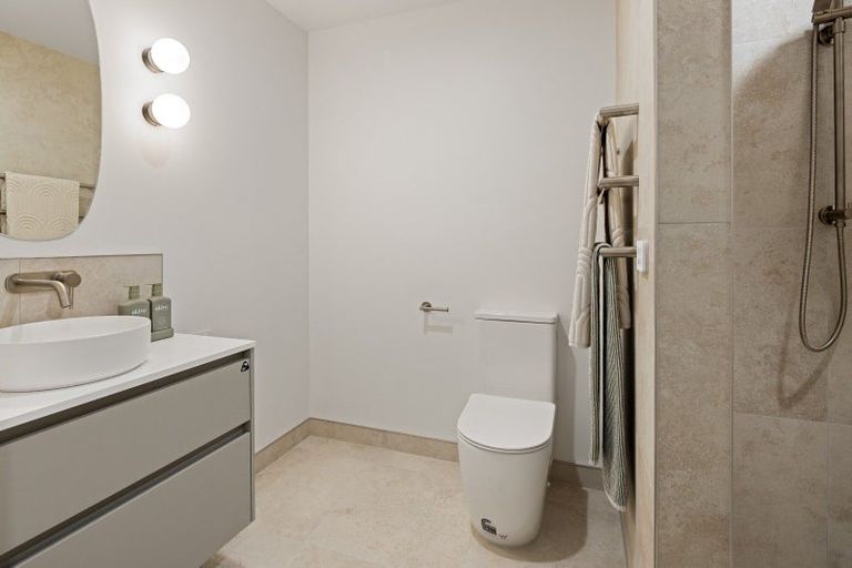Photo of property in 1/2 Woodstock Road, Fairfield, Hamilton, 3214