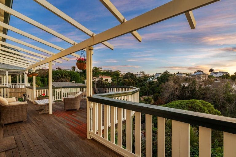 Photo of property in 7 Lucy Road, Bluff Hill, Napier, 4110