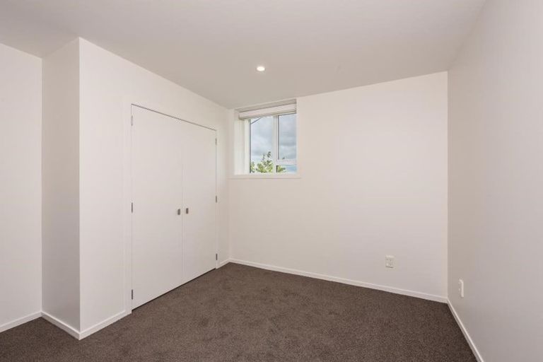 Photo of property in 25f2 Kitchener Terrace, Johnsonville, Wellington, 6037