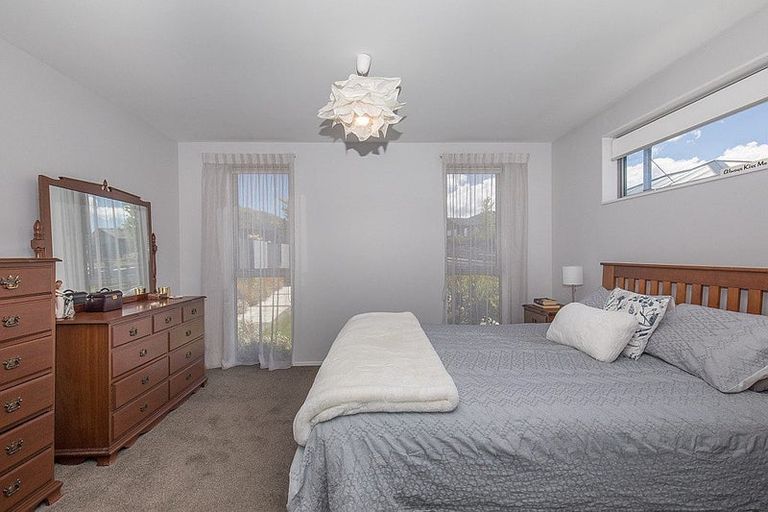 Photo of property in 48 Minaret Ridge, Wanaka, 9305
