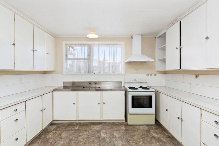 Photo of property in 67 Young Street, New Plymouth, 4310