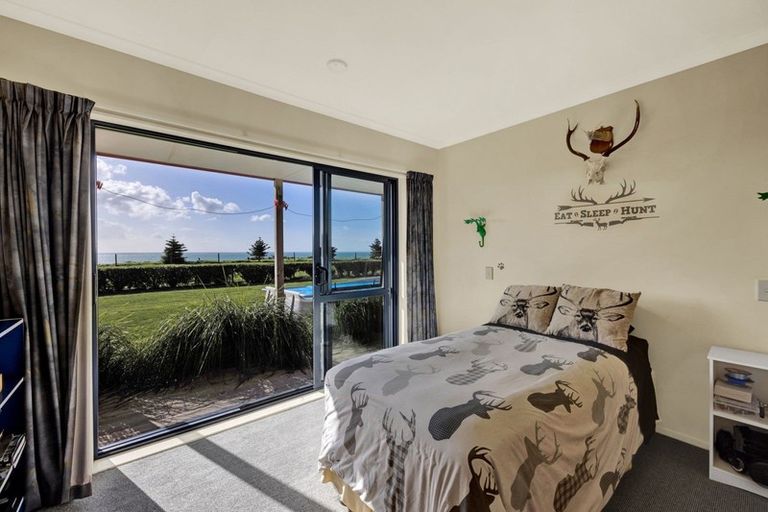 Photo of property in 957 Main Road North, Onaero, Waitara, 4383