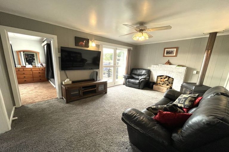 Photo of property in 1 Allan Street, Waiwera South, Clinton, 9584