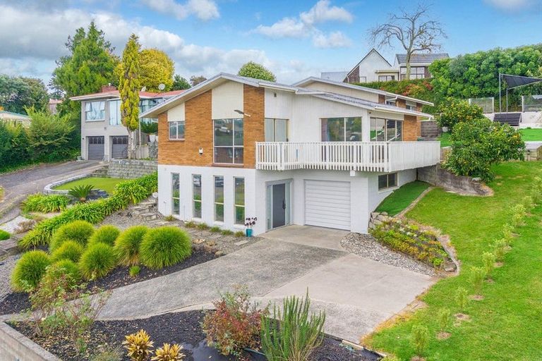 Photo of property in 16 Garthwood Road, Hillcrest, Hamilton, 3216