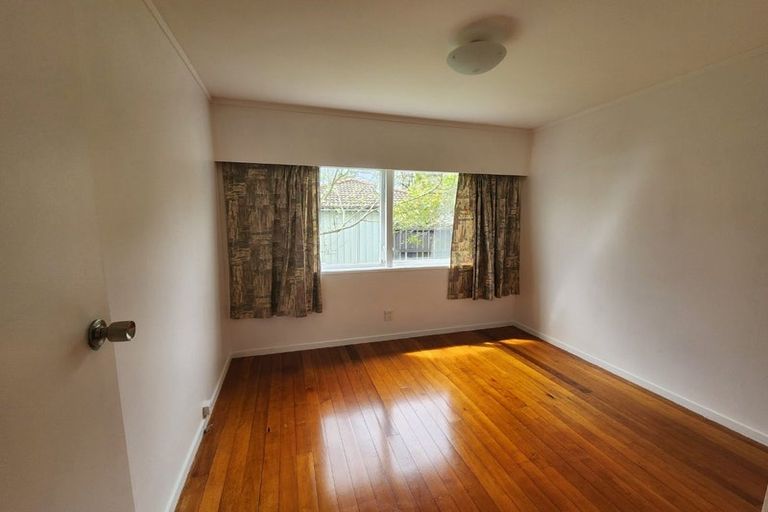 Photo of property in 97 Rathgar Road, Henderson, Auckland, 0610