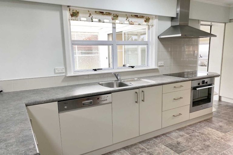 Photo of property in 8 Esperance Street, St Albans, Christchurch, 8052