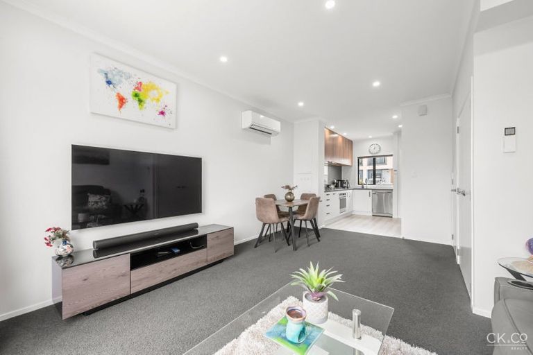 Photo of property in 8 Josland Lane, Wallaceville, Upper Hutt, 5018