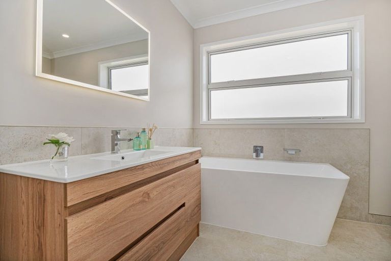 Photo of property in 5 Onerere Drive, Whitianga, 3510