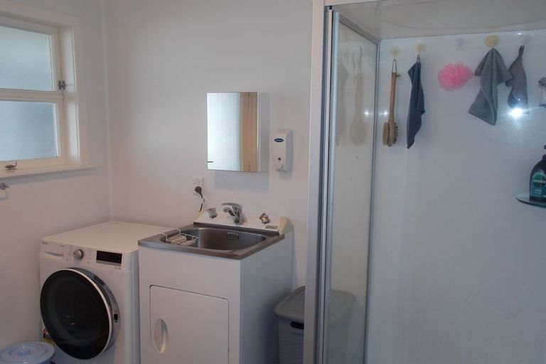 Photo of property in 16 Ongo Road, Hunterville, 4730