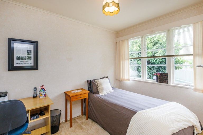 Photo of property in 4 Duna Place, Takaro, Palmerston North, 4412