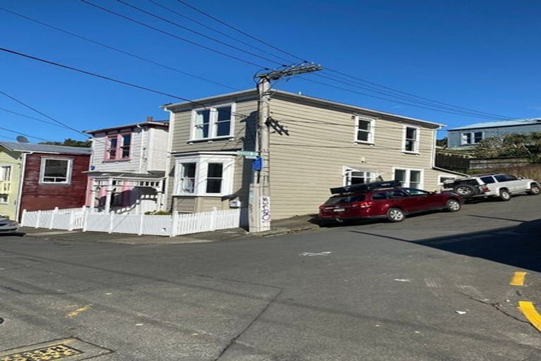 Photo of property in 5 Devon Street, Aro Valley, Wellington, 6021